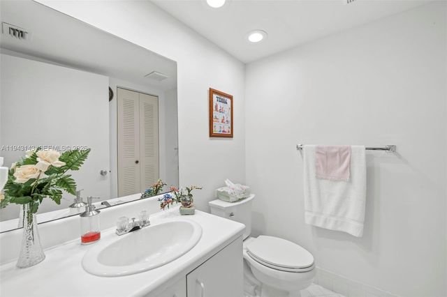 13101 SW 15th Ct 402R, Pembroke Pines, FL 33027