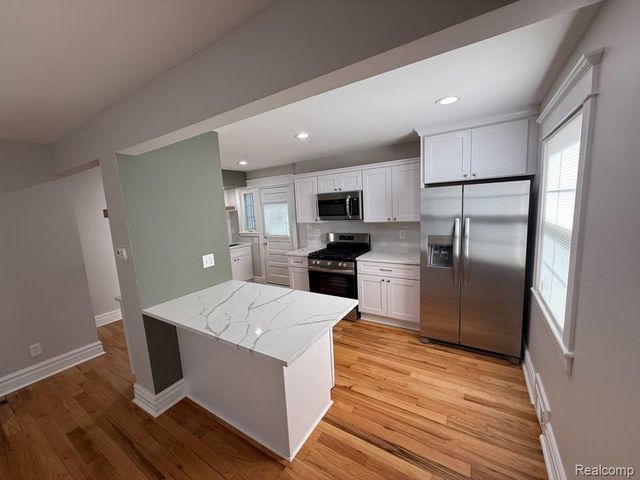 1684 Graefield Road 60, Birmingham, MI 48009