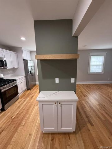 1684 Graefield Road 60, Birmingham, MI 48009