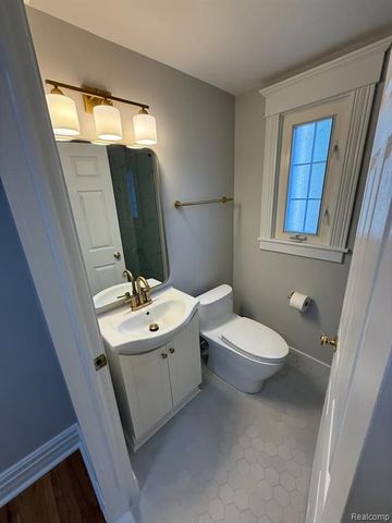 1684 Graefield Road 60, Birmingham, MI 48009
