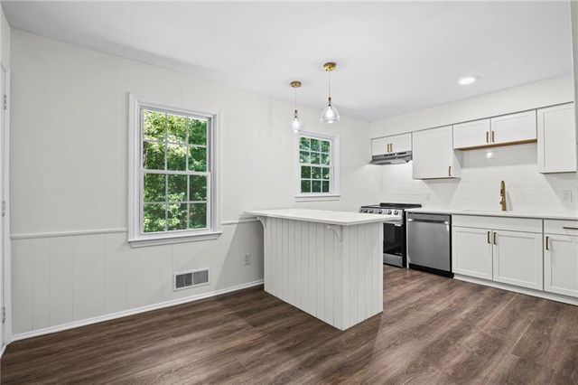 2840 Somerton Drive, Morrow, GA 30260