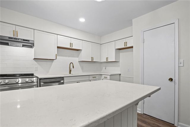 2840 Somerton Drive, Morrow, GA 30260