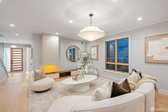 3020 25th Street, San Francisco, CA 94110