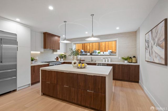 3020 25th Street, San Francisco, CA 94110