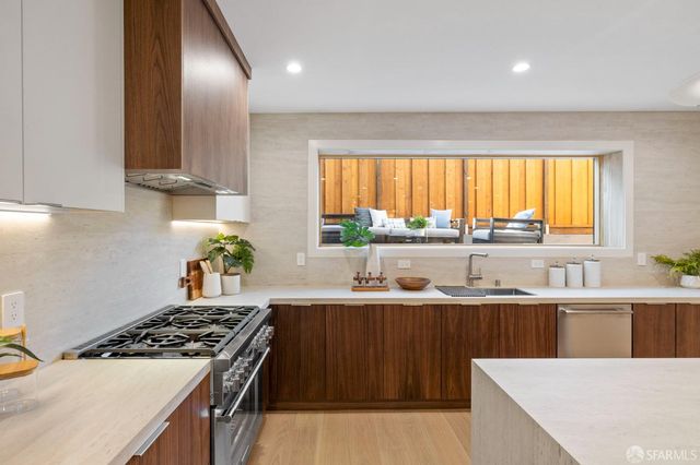 3020 25th Street, San Francisco, CA 94110