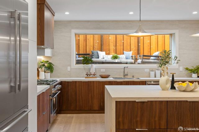 3020 25th Street, San Francisco, CA 94110