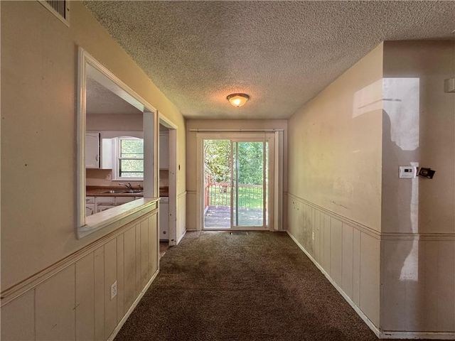 2414 NE Pursell Road, Gladstone, MO 64118