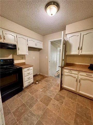 2414 NE Pursell Road, Gladstone, MO 64118