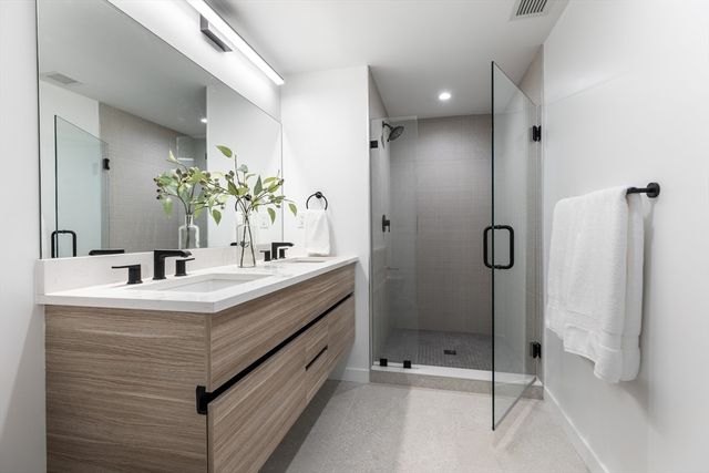 1395 Washington Street PH603, Boston, MA 02118