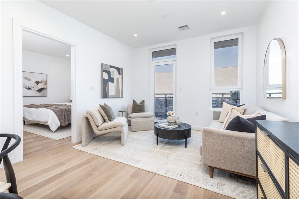 1395 Washington Street PH603, Boston, MA 02118