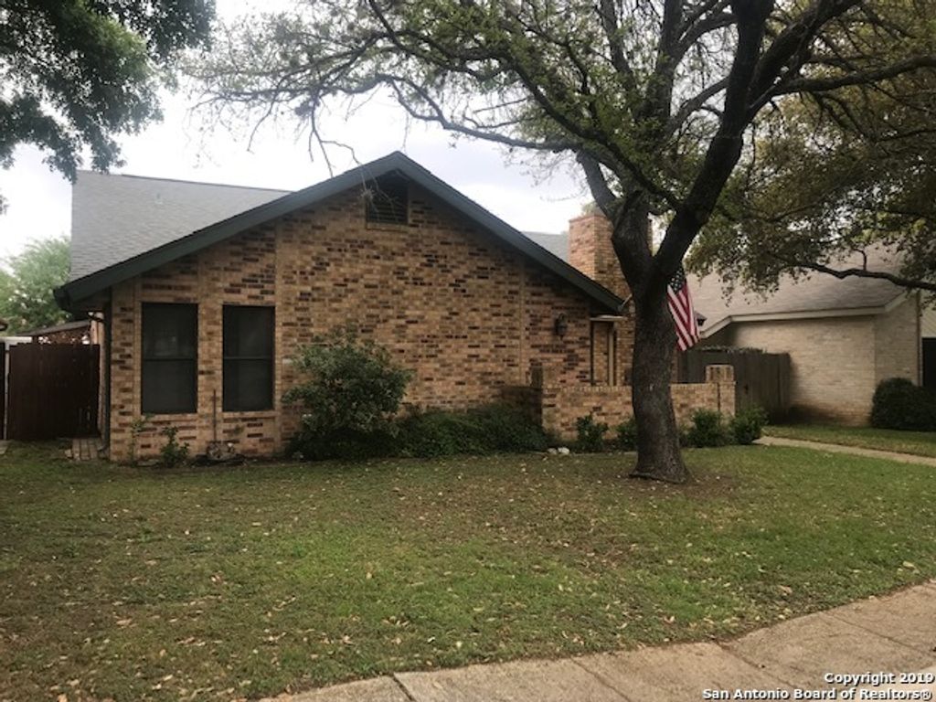 16918 SUMMER CREEK DR, San Antonio, TX 78248