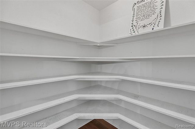 3793 Lakeridge Court, Lake Orion, MI 48360