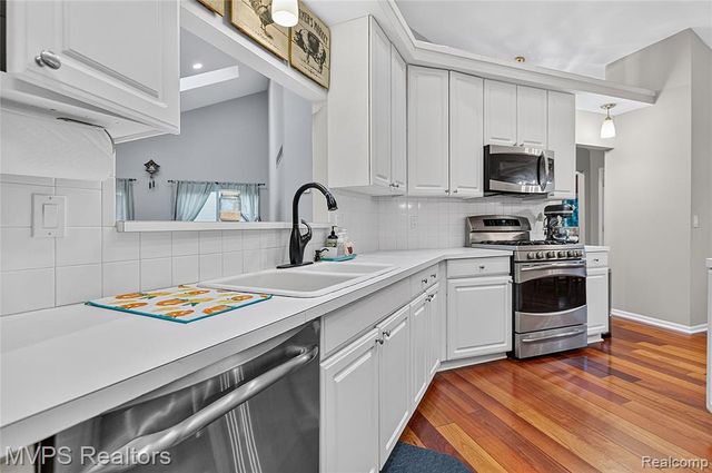 3793 Lakeridge Court, Lake Orion, MI 48360
