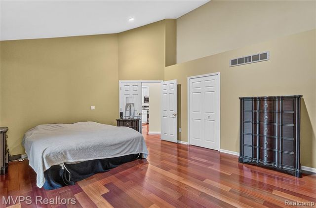 3793 Lakeridge Court, Lake Orion, MI 48360