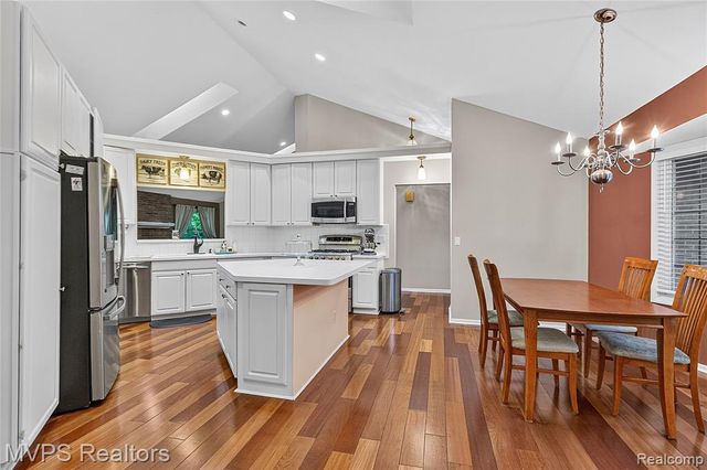 3793 Lakeridge Court, Lake Orion, MI 48360
