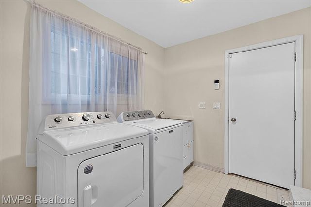 3793 Lakeridge Court, Lake Orion, MI 48360
