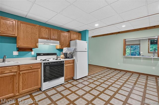 3793 Lakeridge Court, Lake Orion, MI 48360