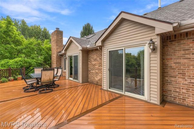 3793 Lakeridge Court, Lake Orion, MI 48360
