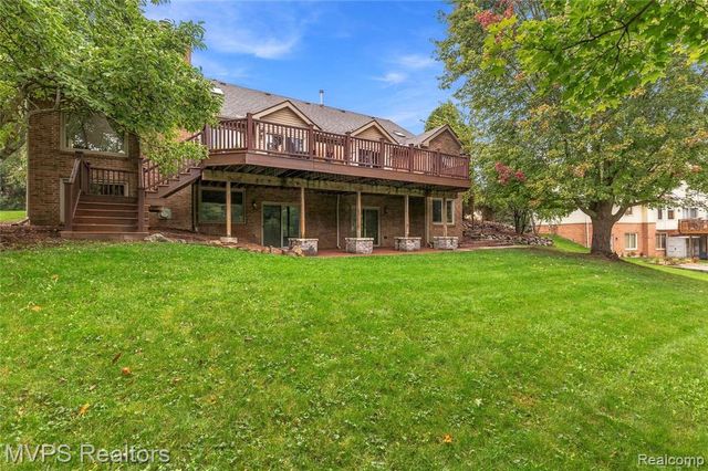 3793 Lakeridge Court, Lake Orion, MI 48360