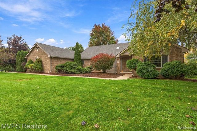 3793 Lakeridge Court, Lake Orion, MI 48360