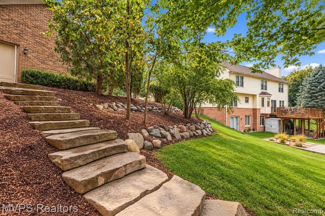 3793 Lakeridge Court, Lake Orion, MI 48360