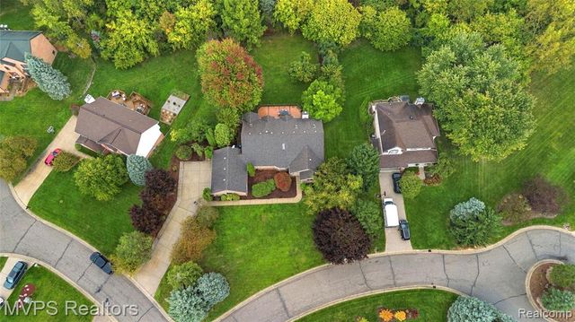 3793 Lakeridge Court, Lake Orion, MI 48360
