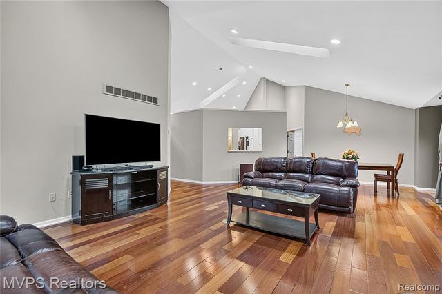 3793 Lakeridge Court, Lake Orion, MI 48360