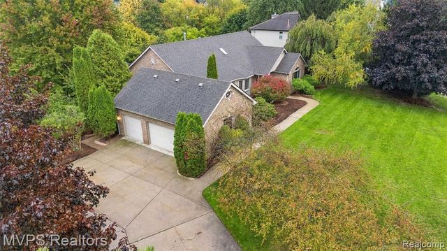 3793 Lakeridge Court, Lake Orion, MI 48360