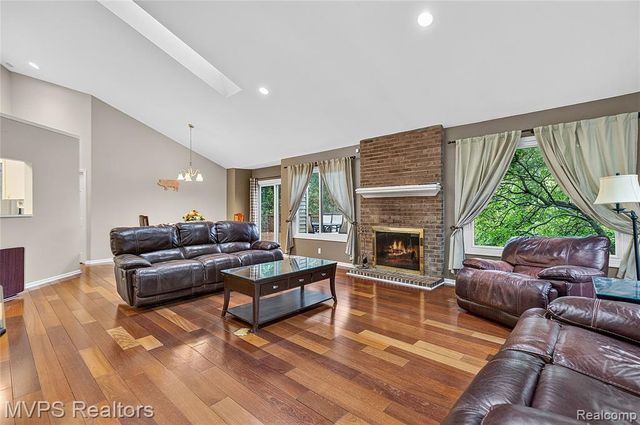 3793 Lakeridge Court, Lake Orion, MI 48360