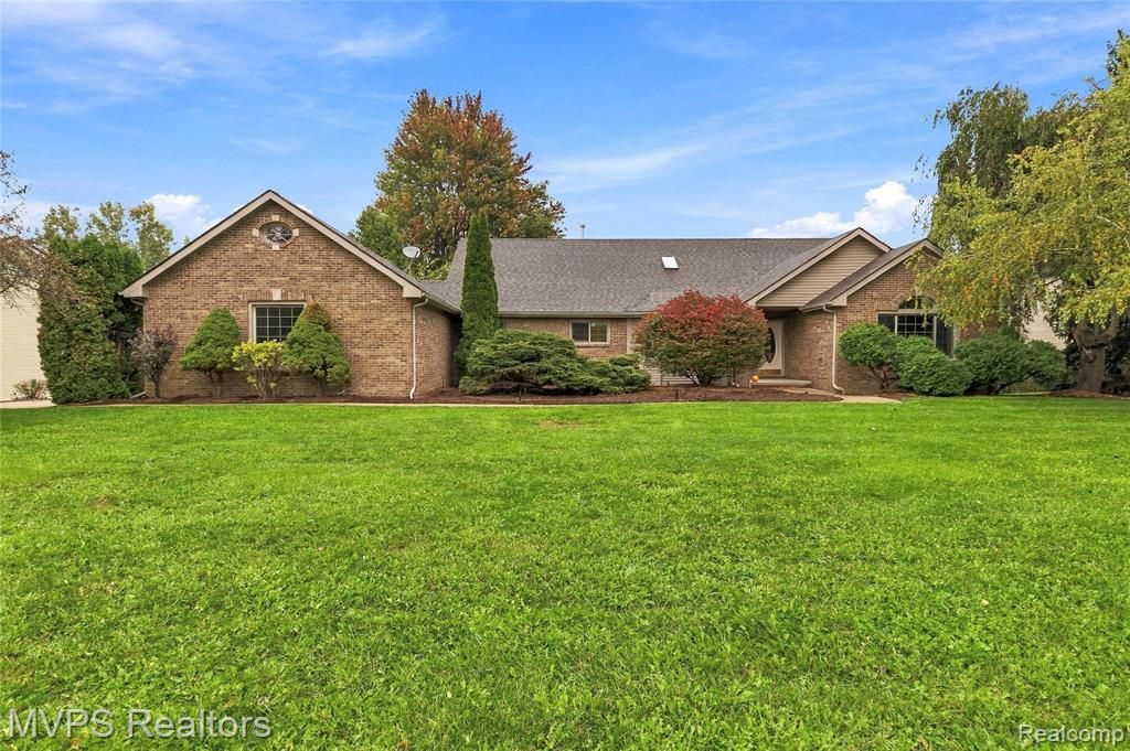 3793 Lakeridge Court, Lake Orion, MI 48360