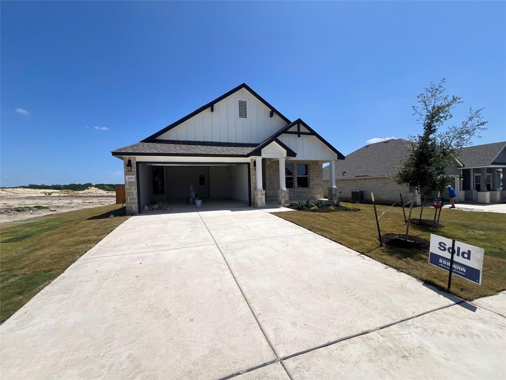 209 Creekfall Rd RD, Burnet, TX 78611