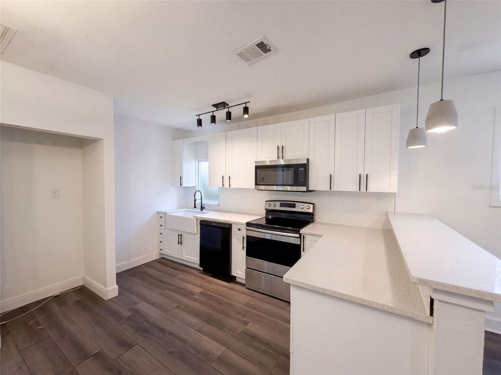 Image 2 of property listing at 212 W HIAWATHA STREET, Tampa, FL 33604