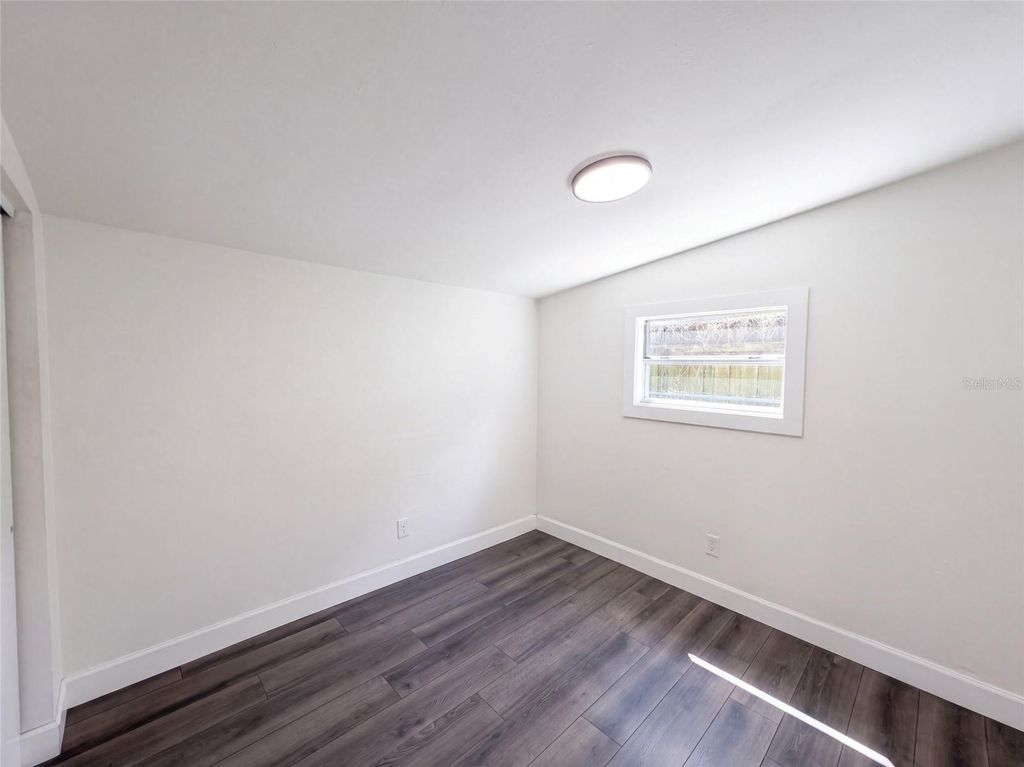 Image 11 of property listing at 212 W HIAWATHA STREET, Tampa, FL 33604