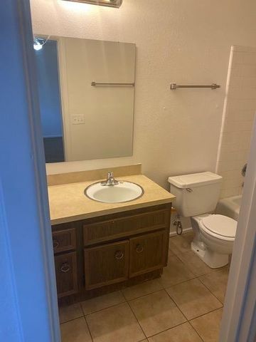 4816 66th Street, B, Lubbock, TX 79414