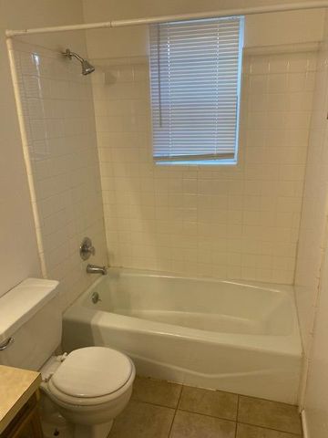 4816 66th Street, B, Lubbock, TX 79414