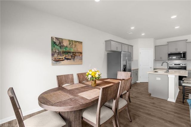 1230 Evelynnview Lane, Kernersville, NC 27284