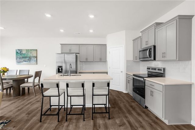 1230 Evelynnview Lane, Kernersville, NC 27284