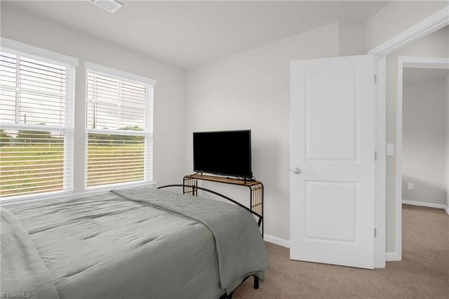 1230 Evelynnview Lane, Kernersville, NC 27284