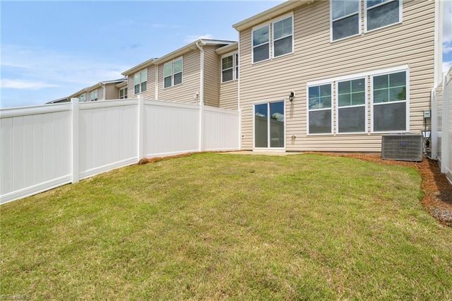 1230 Evelynnview Lane, Kernersville, NC 27284