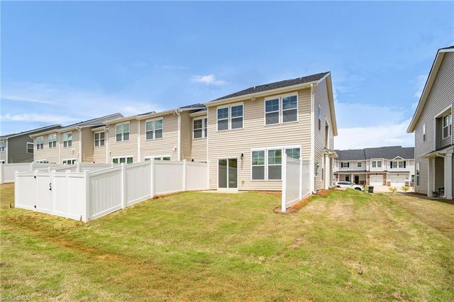 1230 Evelynnview Lane, Kernersville, NC 27284