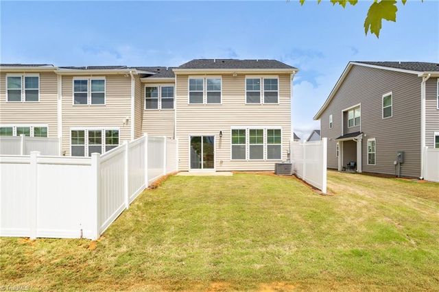 1230 Evelynnview Lane, Kernersville, NC 27284