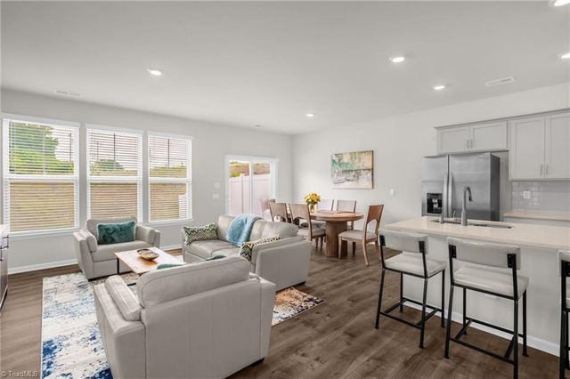 1230 Evelynnview Lane, Kernersville, NC 27284