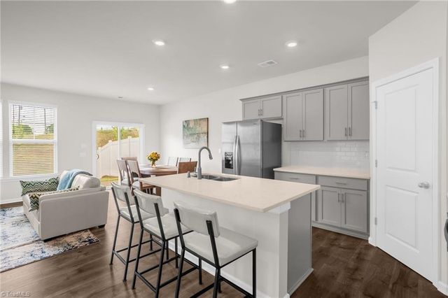 1230 Evelynnview Lane, Kernersville, NC 27284