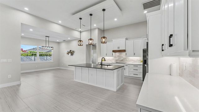 2729 SUNRISE LANDING LANE, Lakeland, FL 33812