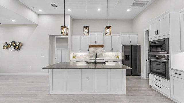 2729 SUNRISE LANDING LANE, Lakeland, FL 33812