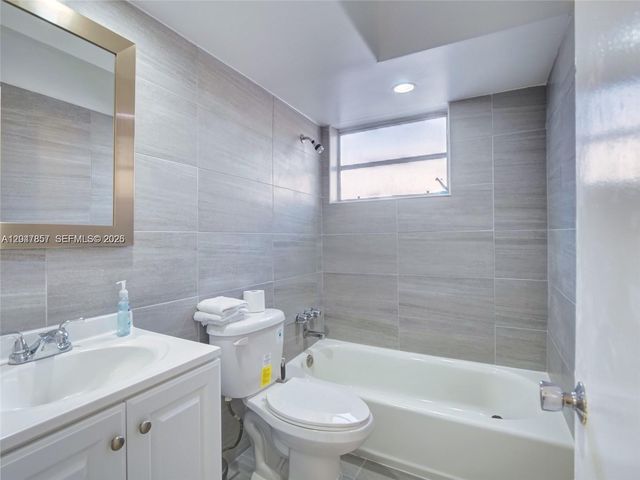 1141 NW 75th St, Miami, FL 33150
