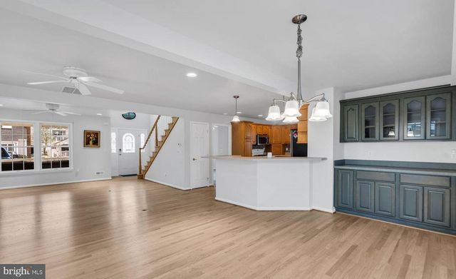 233 N 7TH ST, Surf City, NJ 08008