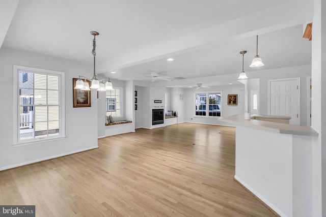 233 N 7TH ST, Surf City, NJ 08008