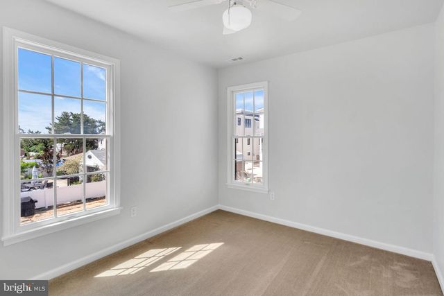 233 N 7TH ST, Surf City, NJ 08008