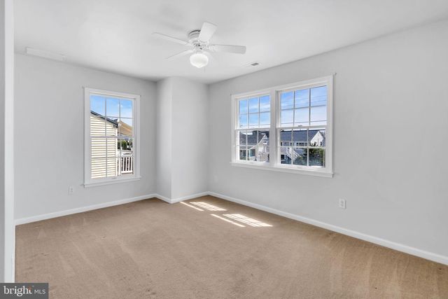 233 N 7TH ST, Surf City, NJ 08008